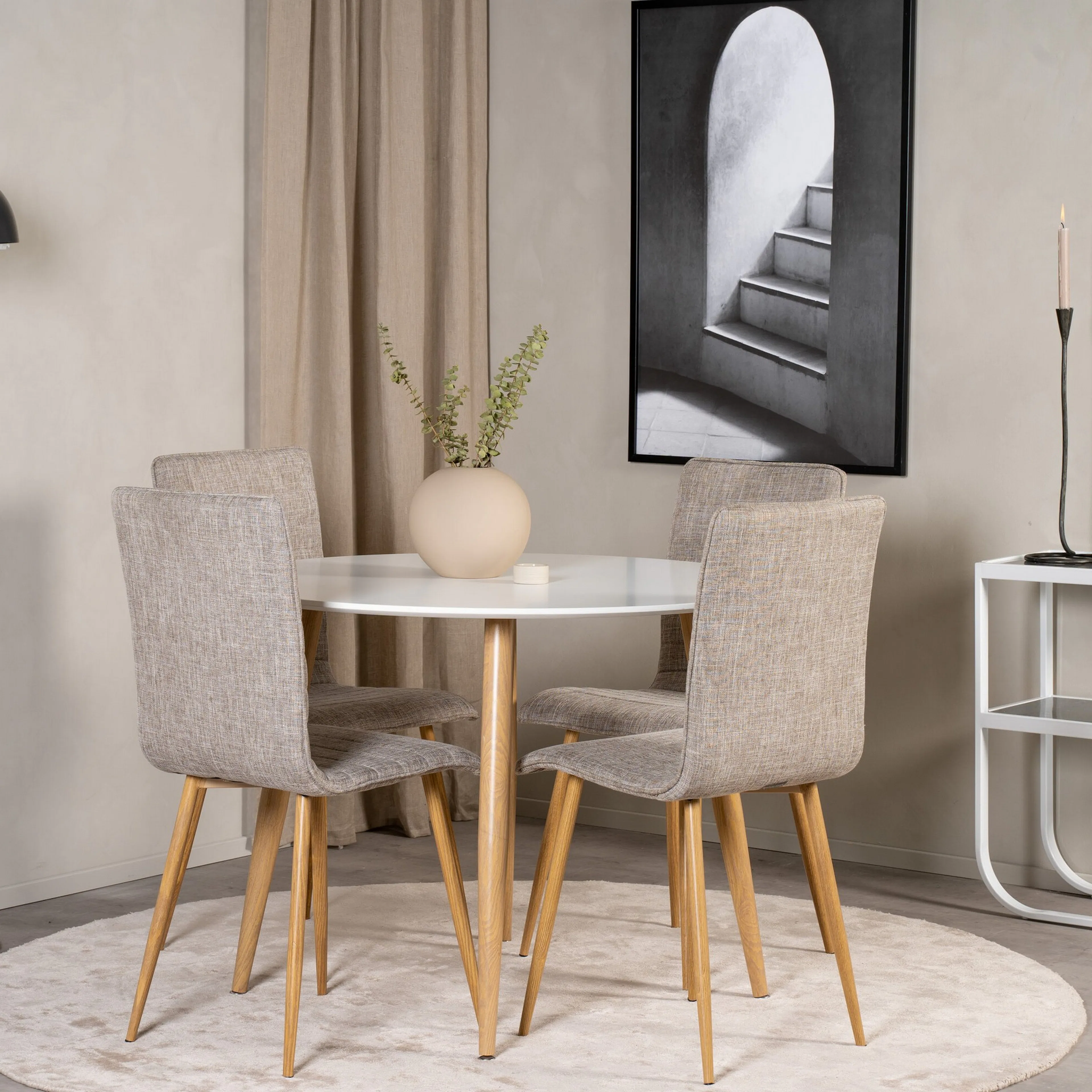 Matgrupp Venture Home Plaza med 4st Windu Stolar