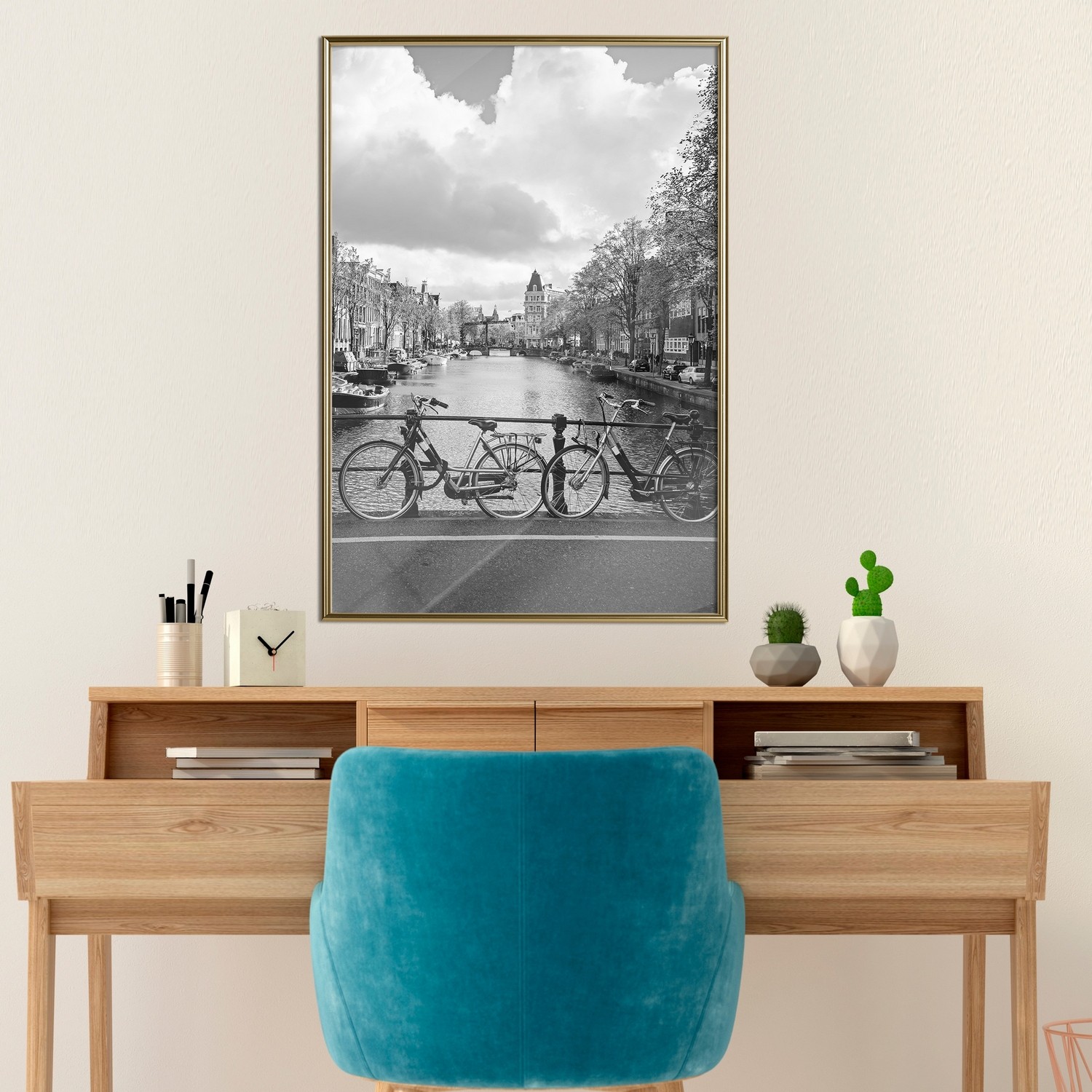 Affisch - Bikes On Bridge [Poster] 40x60 Guld ram, 40x60 cm