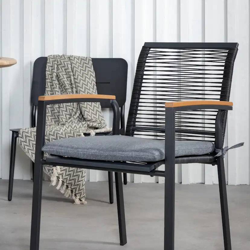 Matgrupp Venture Home Zurc med 4 Deni Matstolar