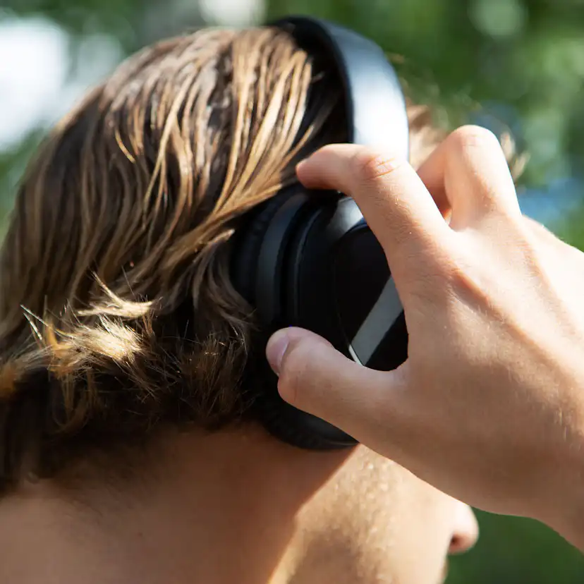 Hörlurar Kuura Bass Pro Around-ear Brusreducerande