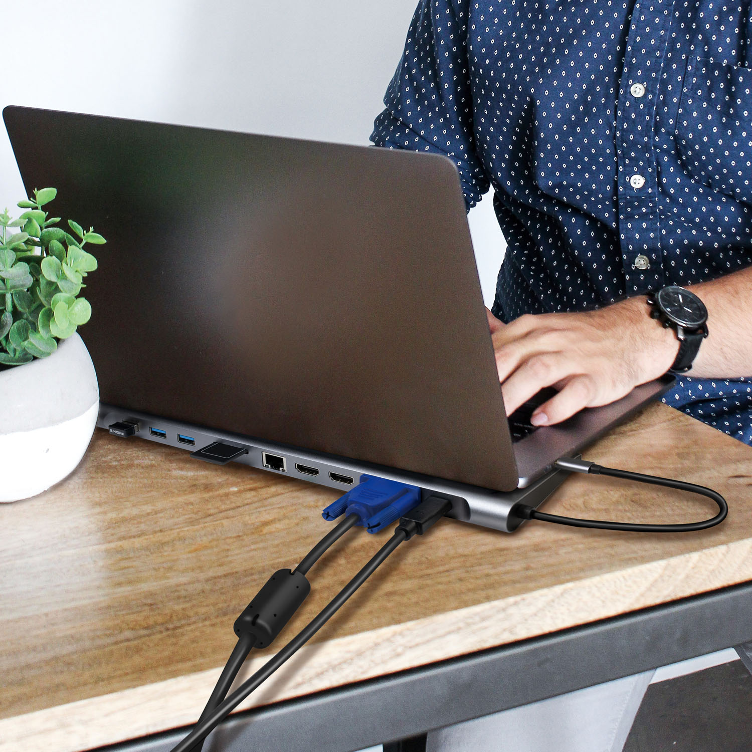 USB-C-docka LogiLink 11-i-1 HDMI/VGA/RJ45/USB-C 100W