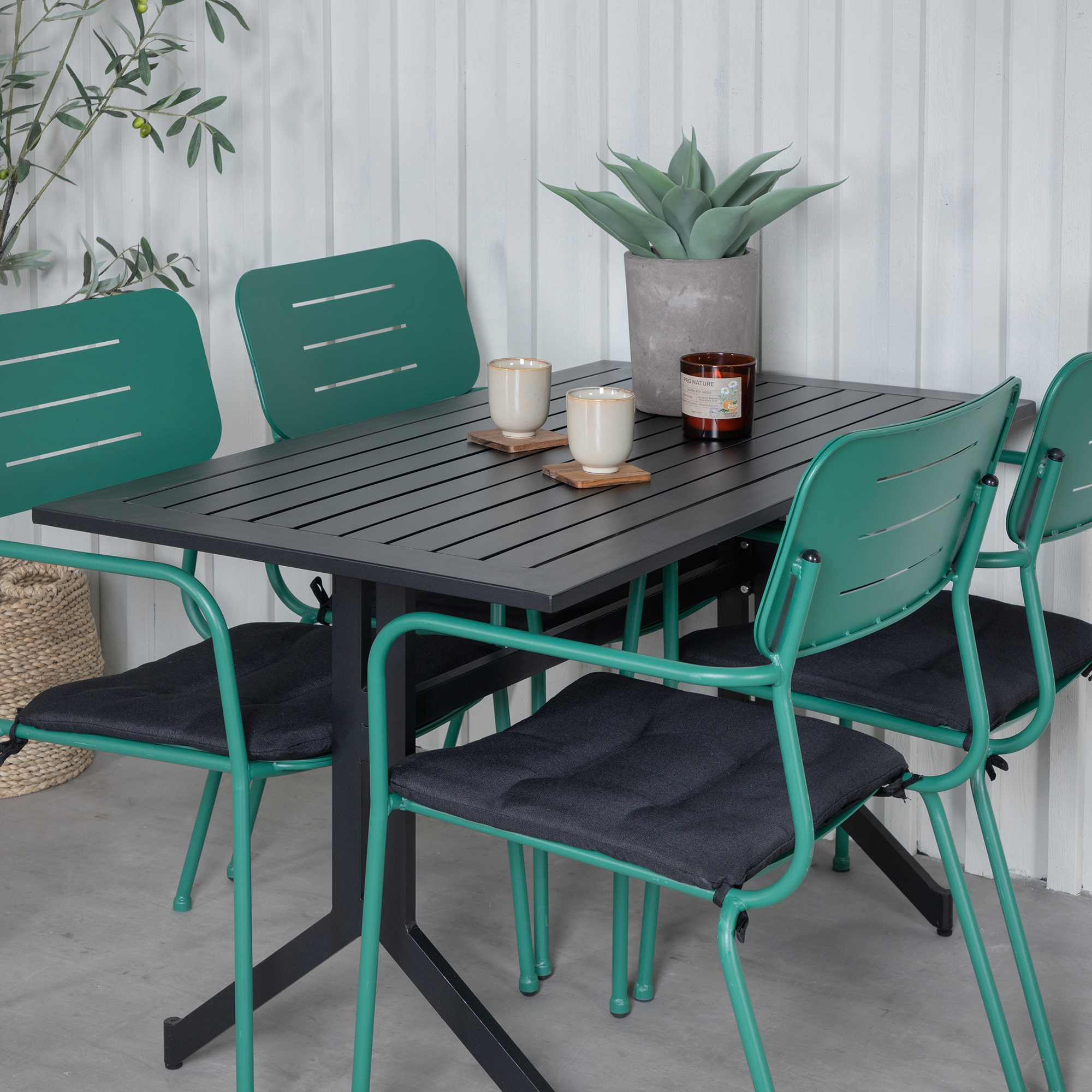 Way - Café Table - Black / Black 120*70cm+Nicke Dining chair Grön
