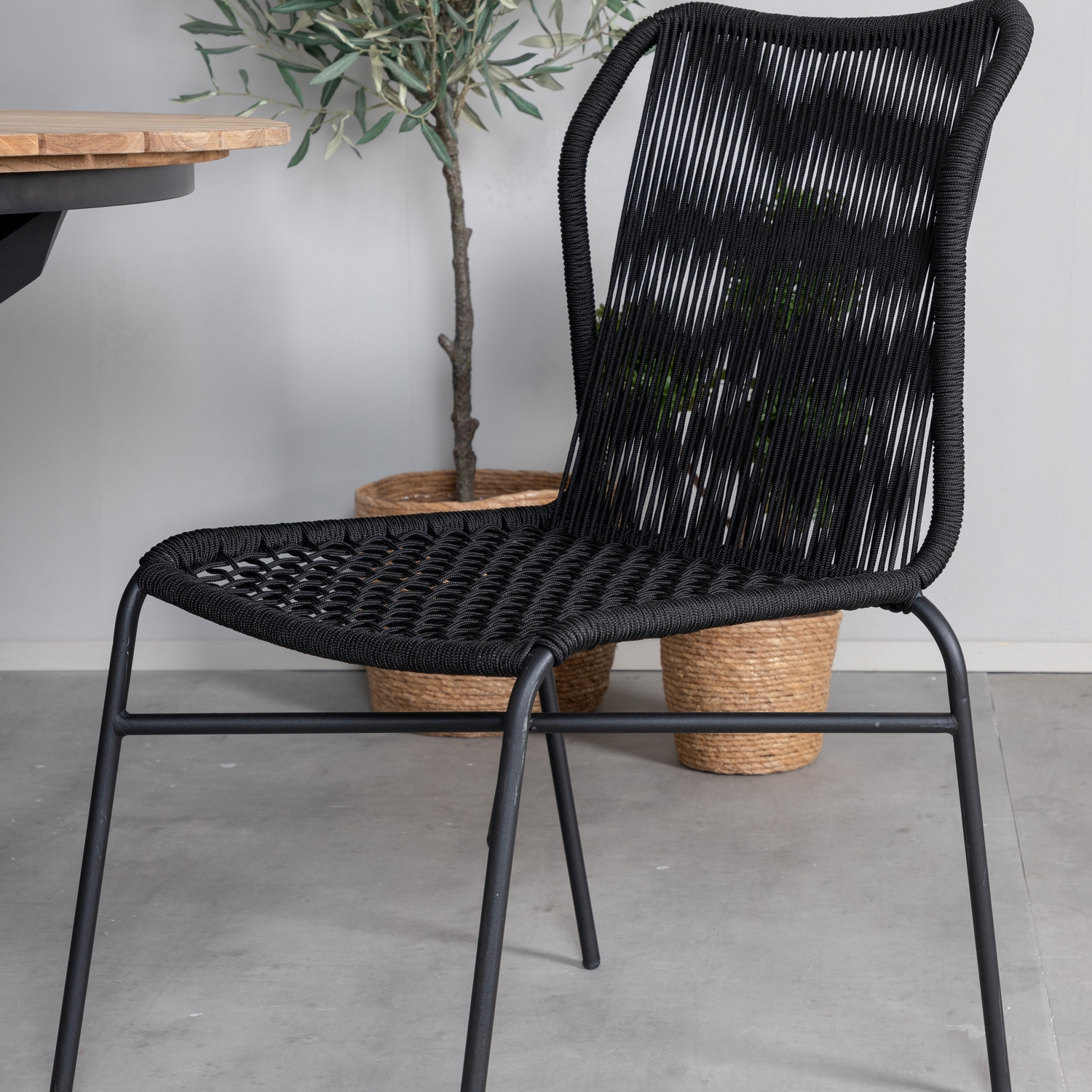 Matgrupp Venture Home Meya med 4 Jefferson Stapelbara Matstolar