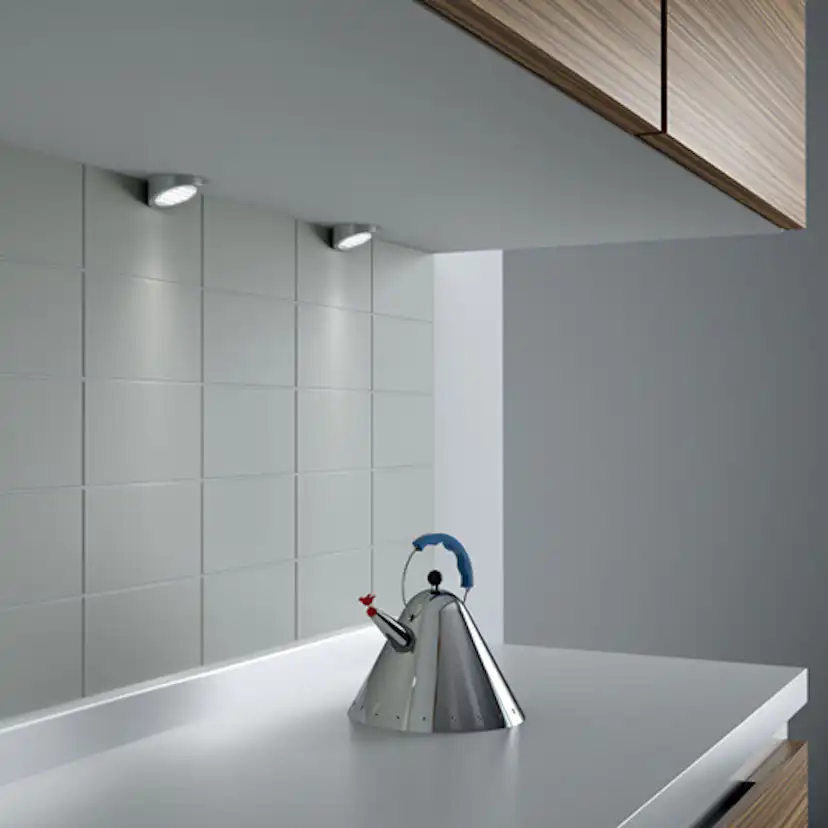 Distans Beslag Design Hermes Vinklad