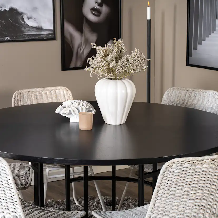 Matgrupp furniture/fashion Copenhagen med 6 Cornelia Stolar
