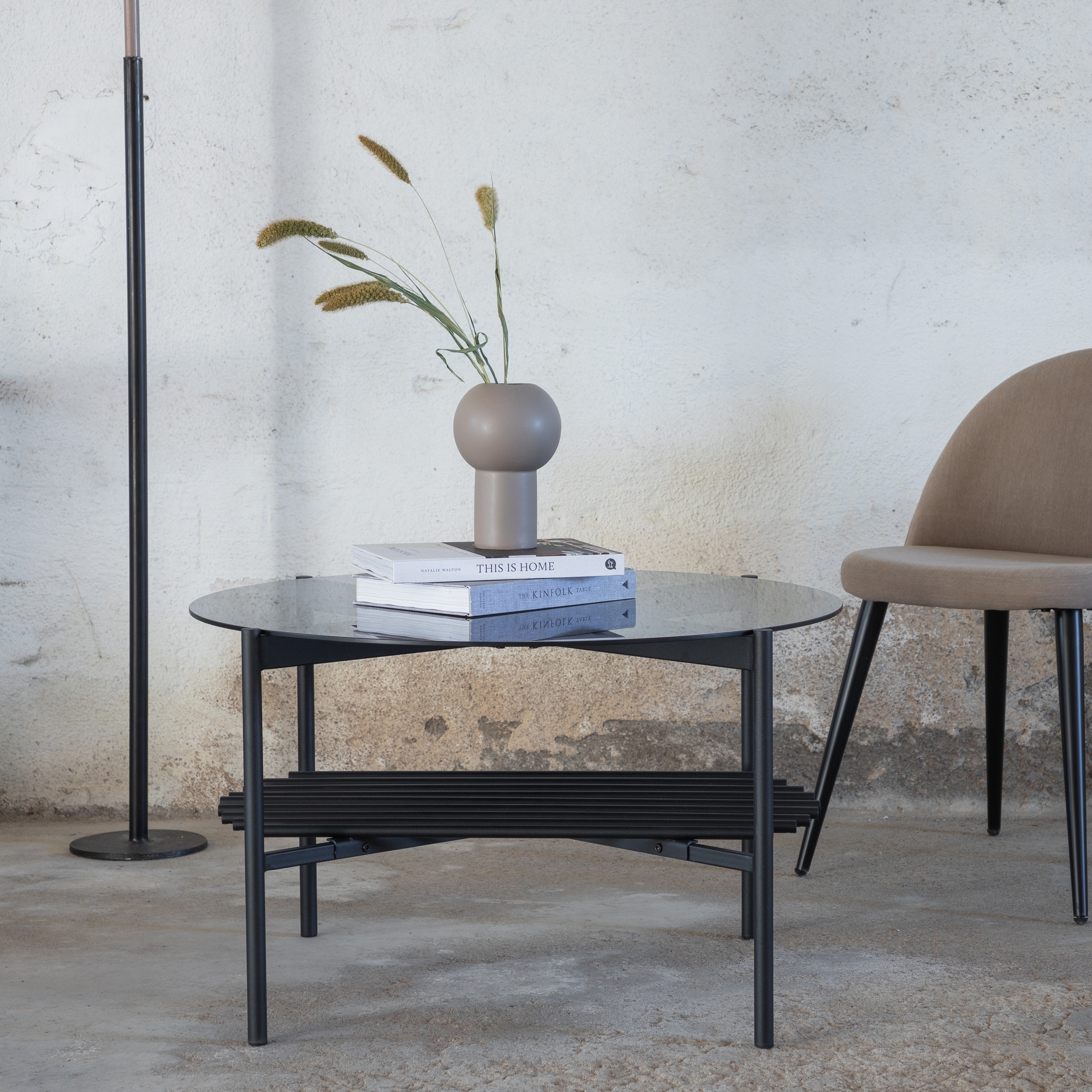 Von Staf Round Sofa Table - black / Black Smoked Glass glass Svart Glas