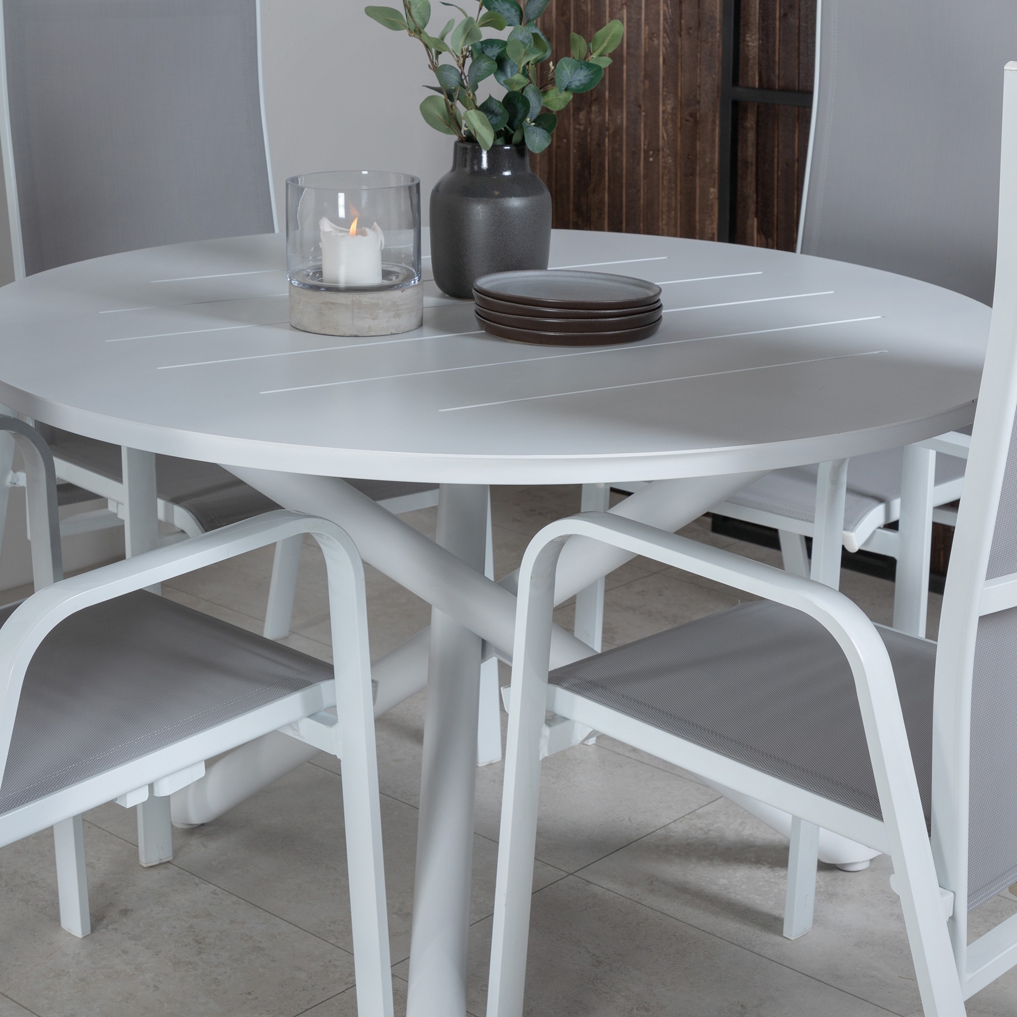 Alma Dining Table - White Alu - ø120cm+Copacabana Recliner C Vit