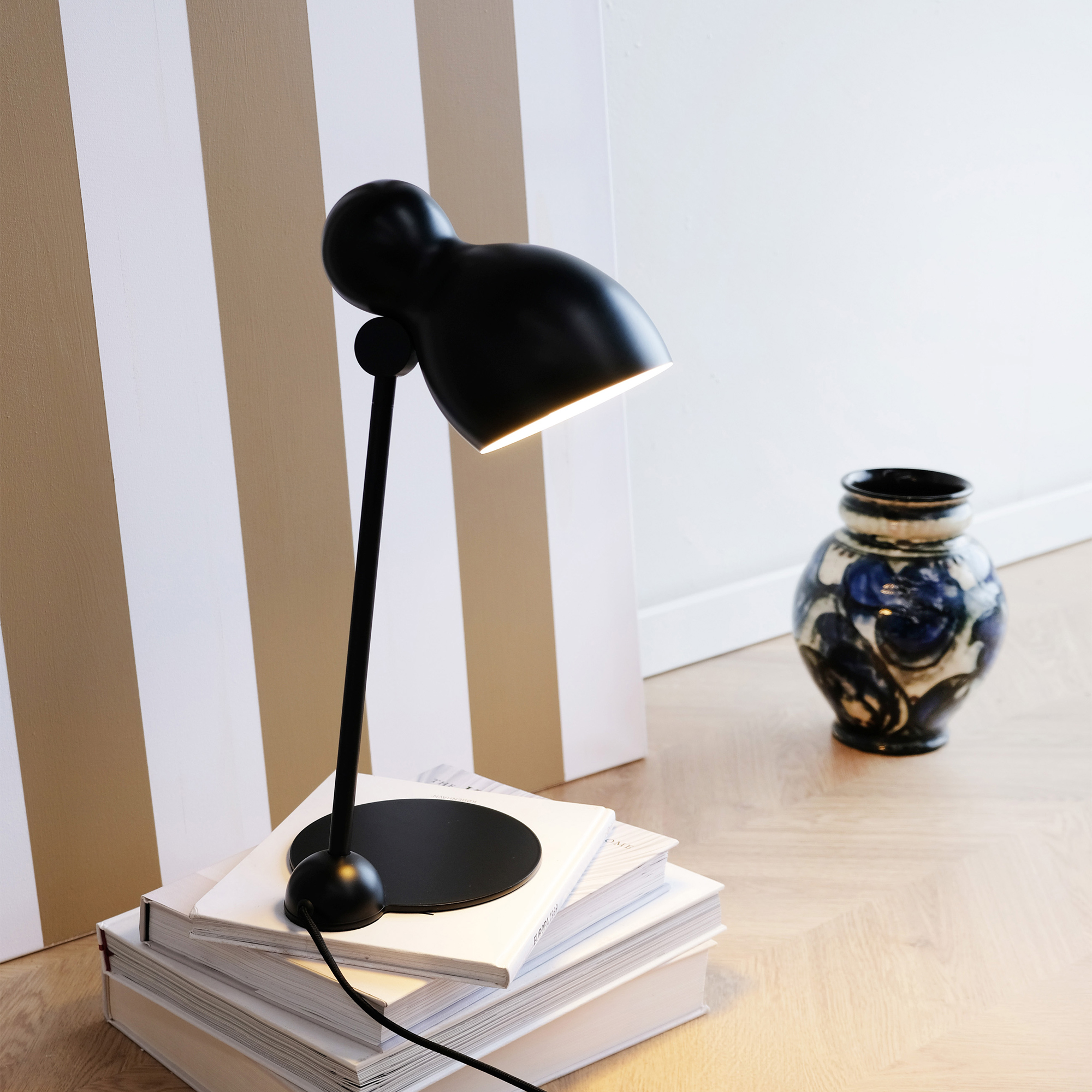 Bordslampa Dyberg Larsen Ludo