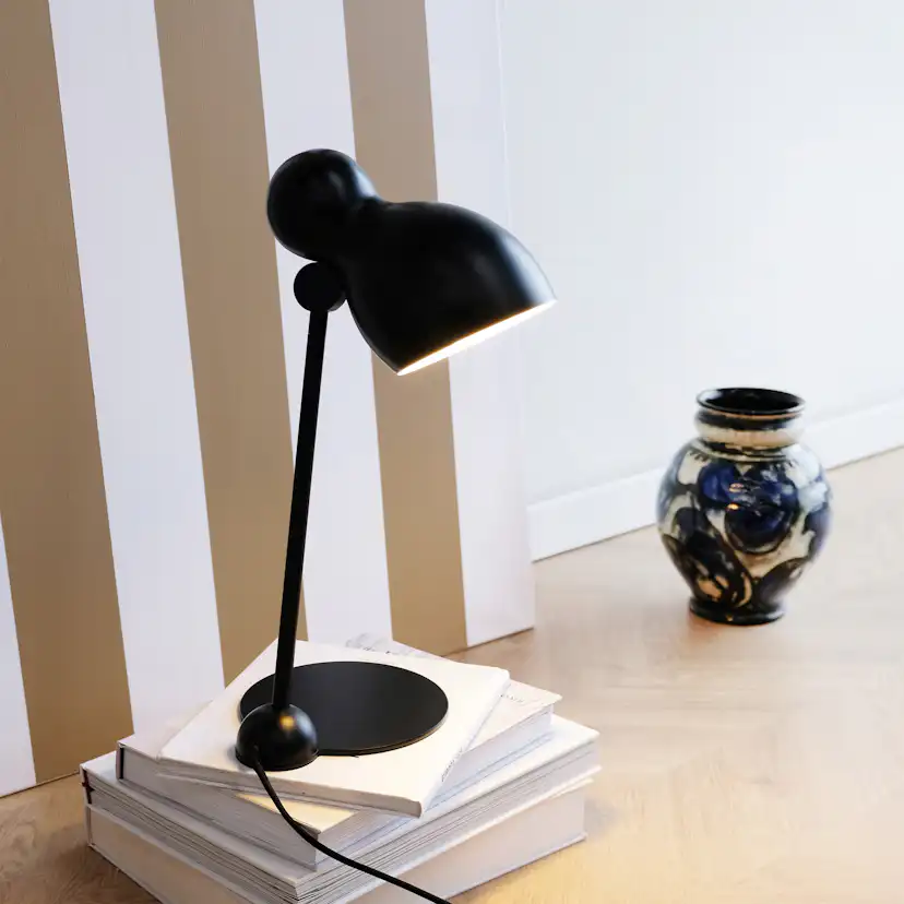 Bordslampa Dyberg Larsen Ludo