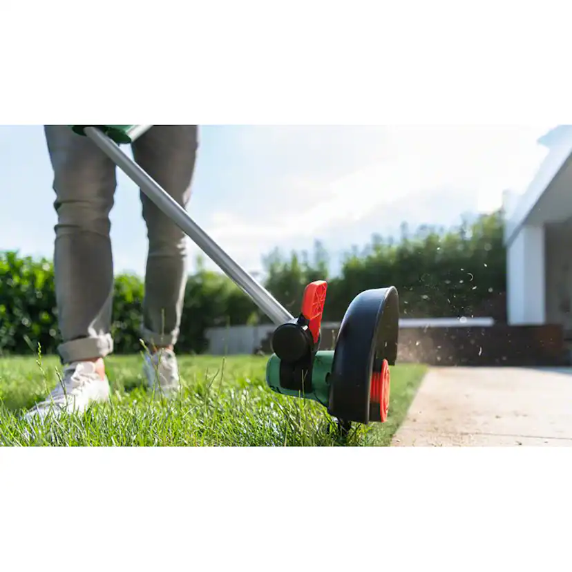 Grästrimmer Bosch Power Tools Univgrasscut med 2 st Batteri och Laddare