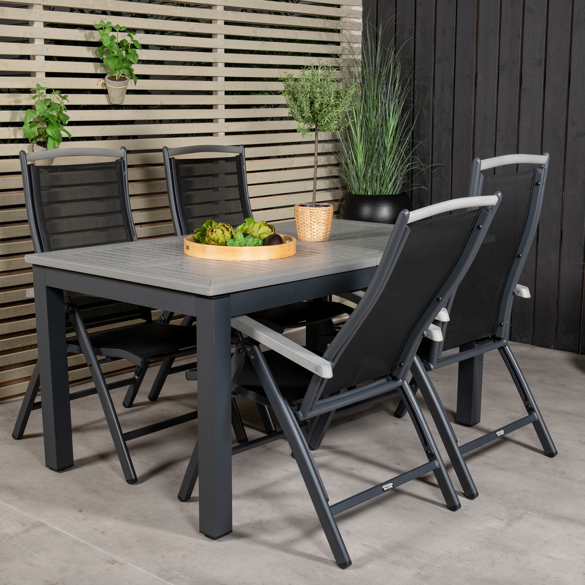 Albany Dining Table 160/240*100 - Svart Alu / Grey Aintwood+ Svart/Grå