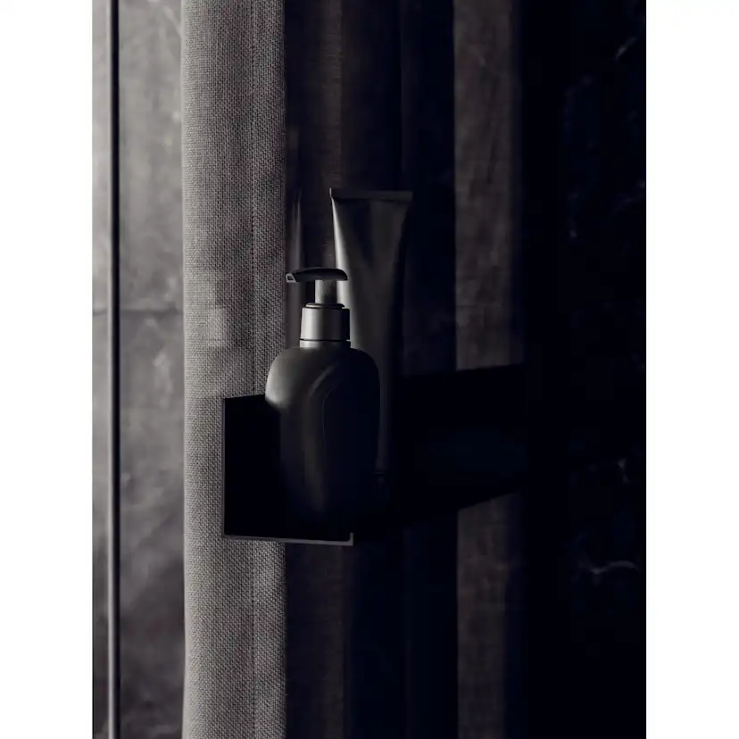 Langfoss Gardinskena 90x7x1,5 Svart Matt B: 900 mm, Mattsvart