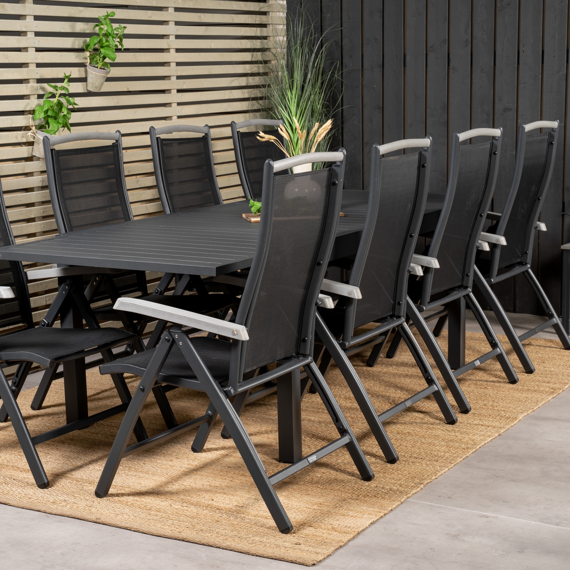 Matgrupp Venture Home Madrid 160/240 med 8 Alenya Stolar