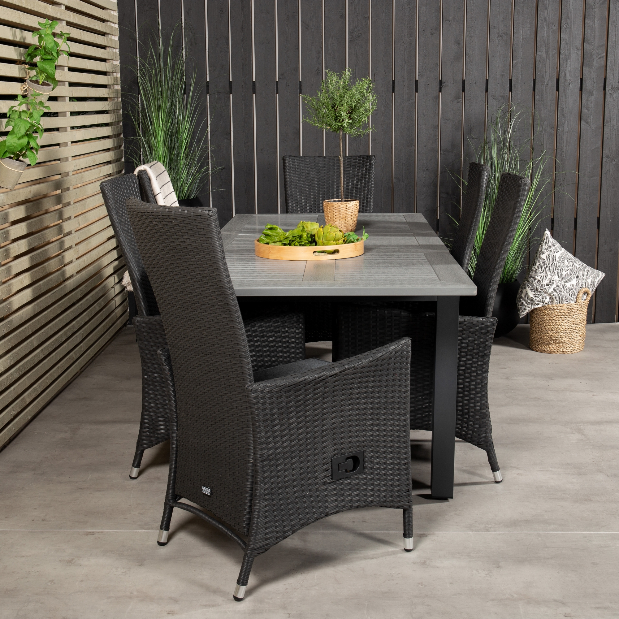 Albany Dining Table 160/240*100 - Svart Alu / Grey Aintwood+ Svart/Grå