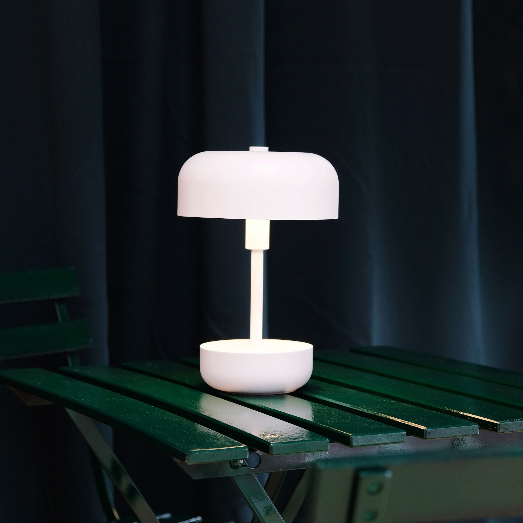 Portabel Bordslampa Dyberg Larsen Haipot LED Uppladdningsbar Vit