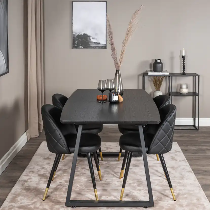Matgrupp Venture Home Ina med 4 Valentina Stolar Konstläder