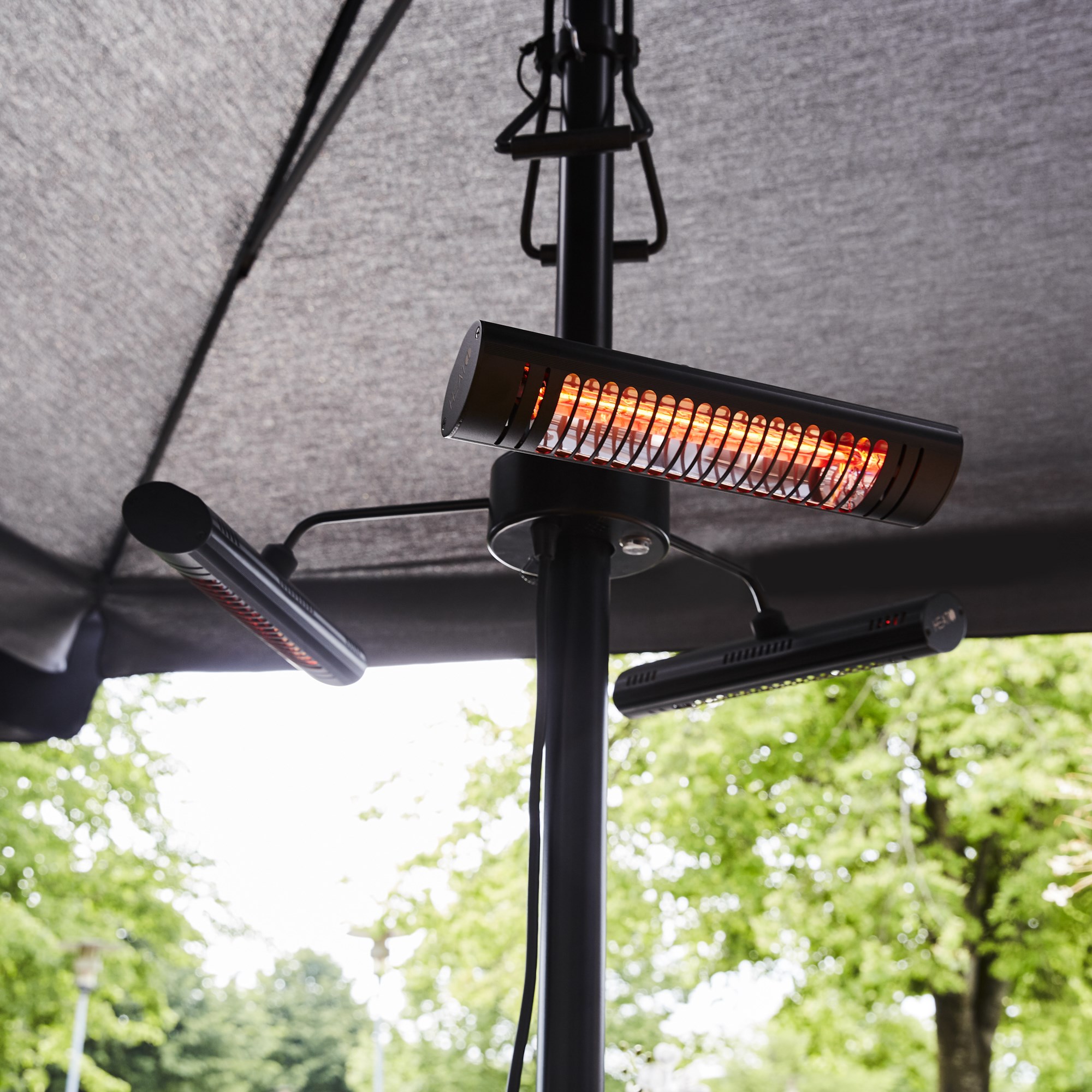 Infravärmare HEAT1 ECO High-line 3x670W Terrassvärmare för Parasol, Svart Aluminium