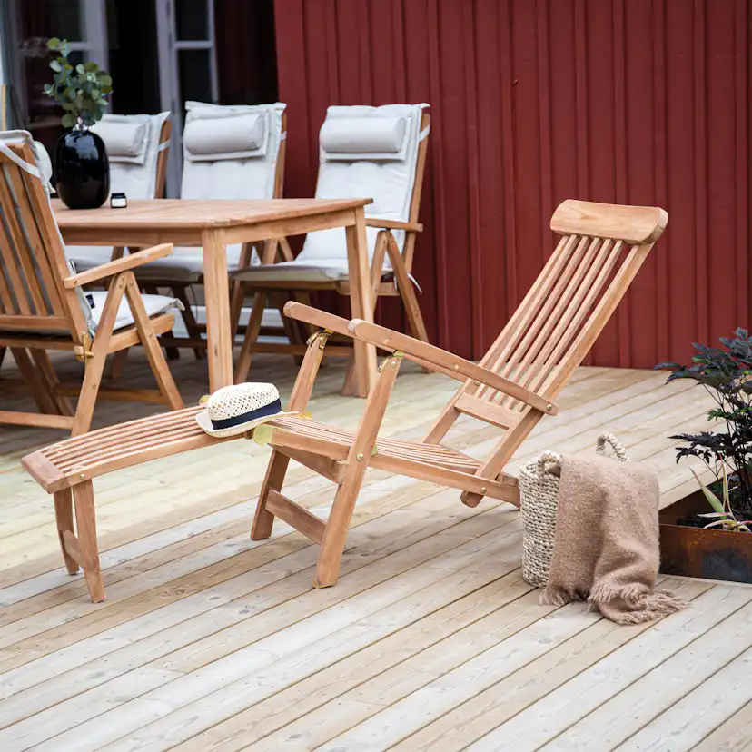 Solstol Venture Home Kiara Däckstol i Teak med Armstöd