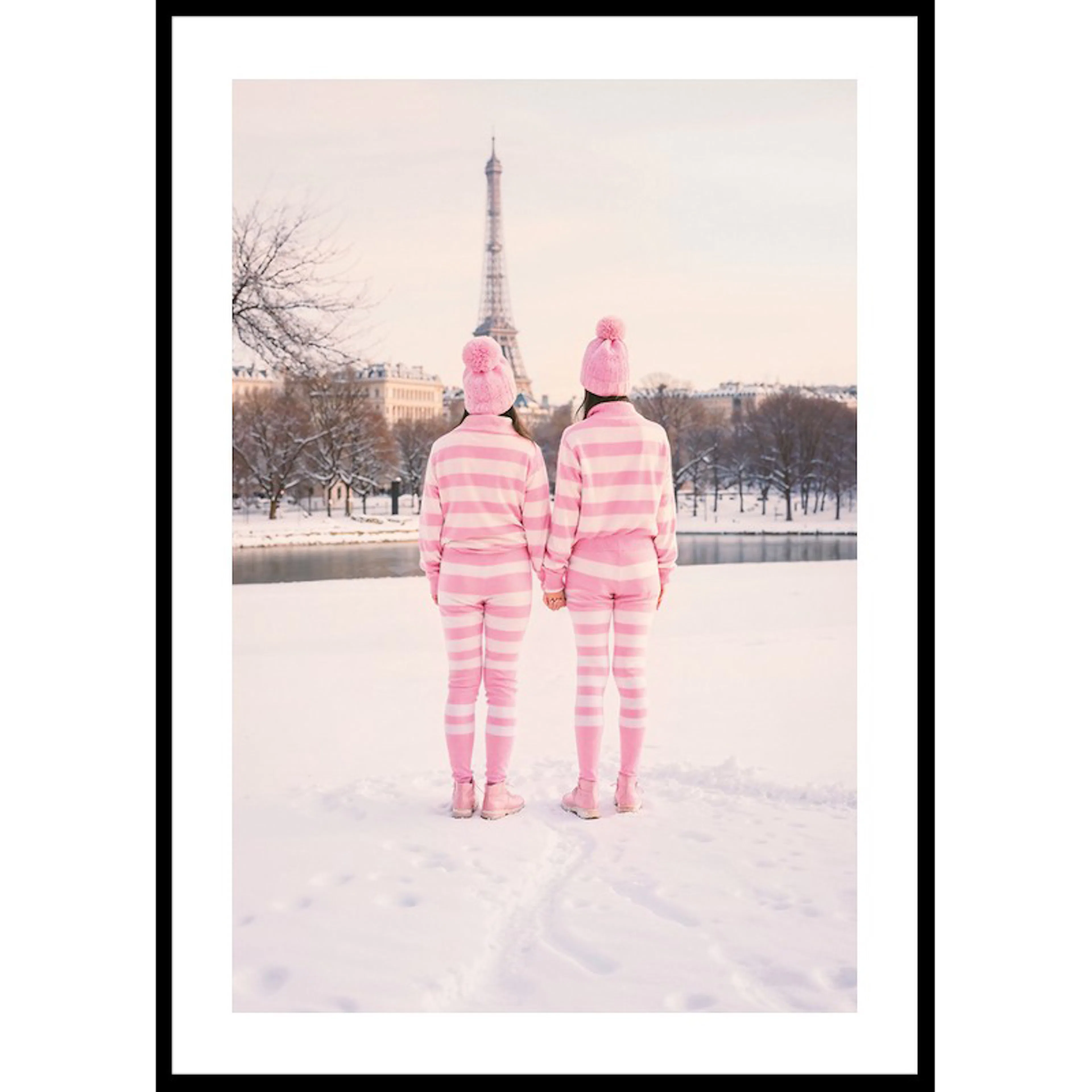 In Pajamas By The Eiffel Tower 70x100 70x100 cm