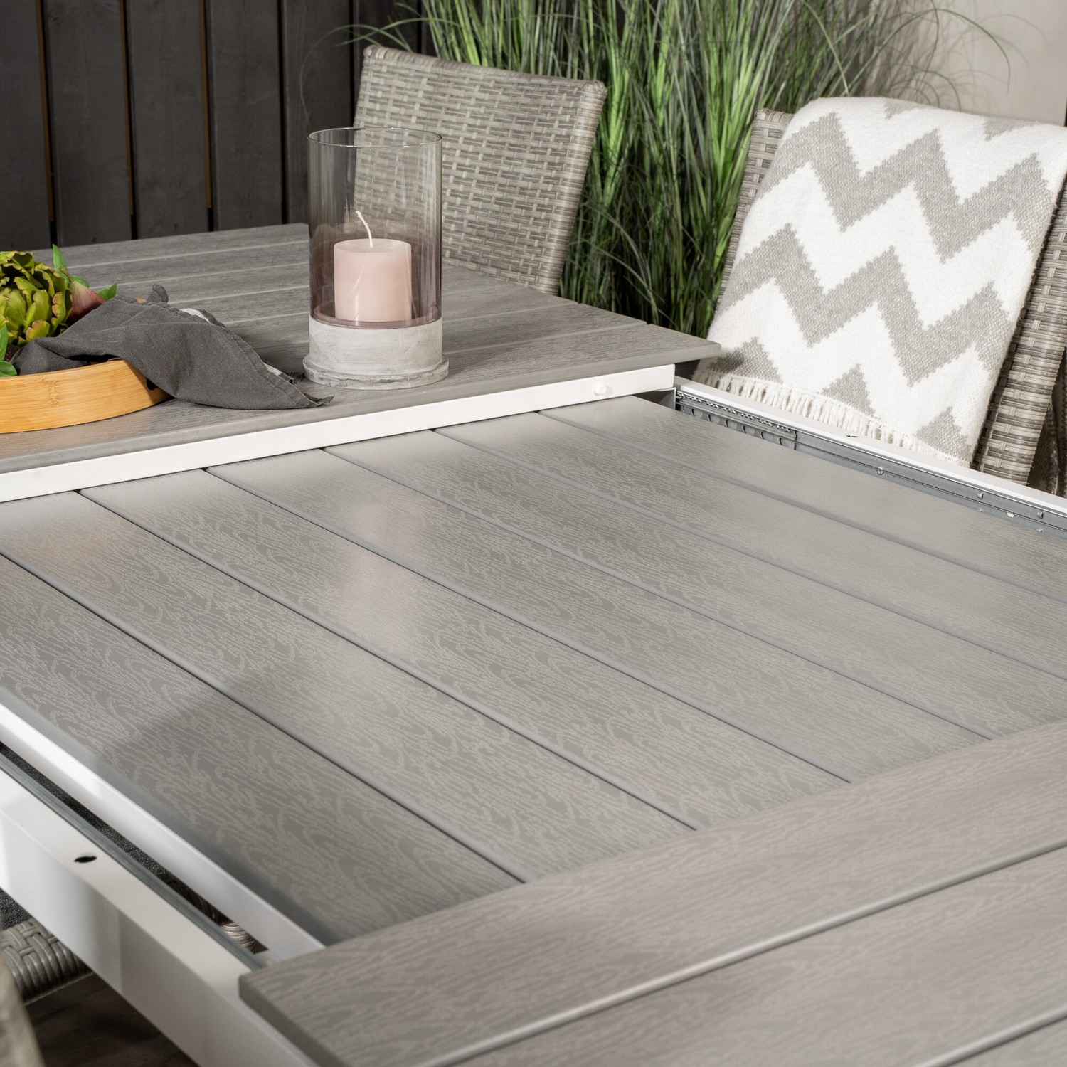 Matgrupp Venture Home Lova 160/240 med 8 Asta Stolar