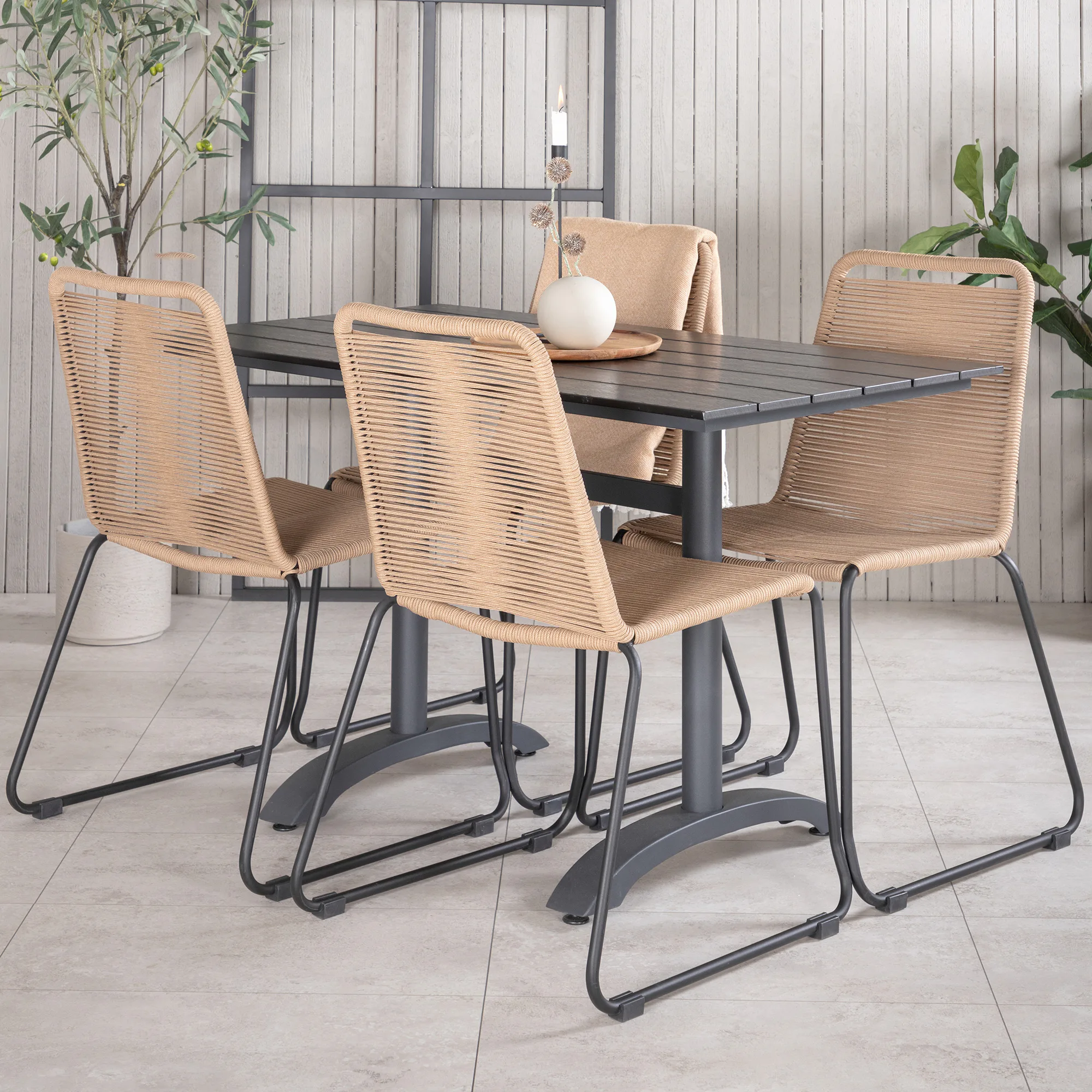Matgrupp Venture Home Denver med 4 Lindos Stolar