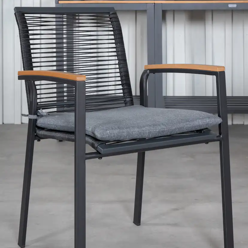 Matgrupp Venture Home Perla 152 med 4 Douglas Matstolar