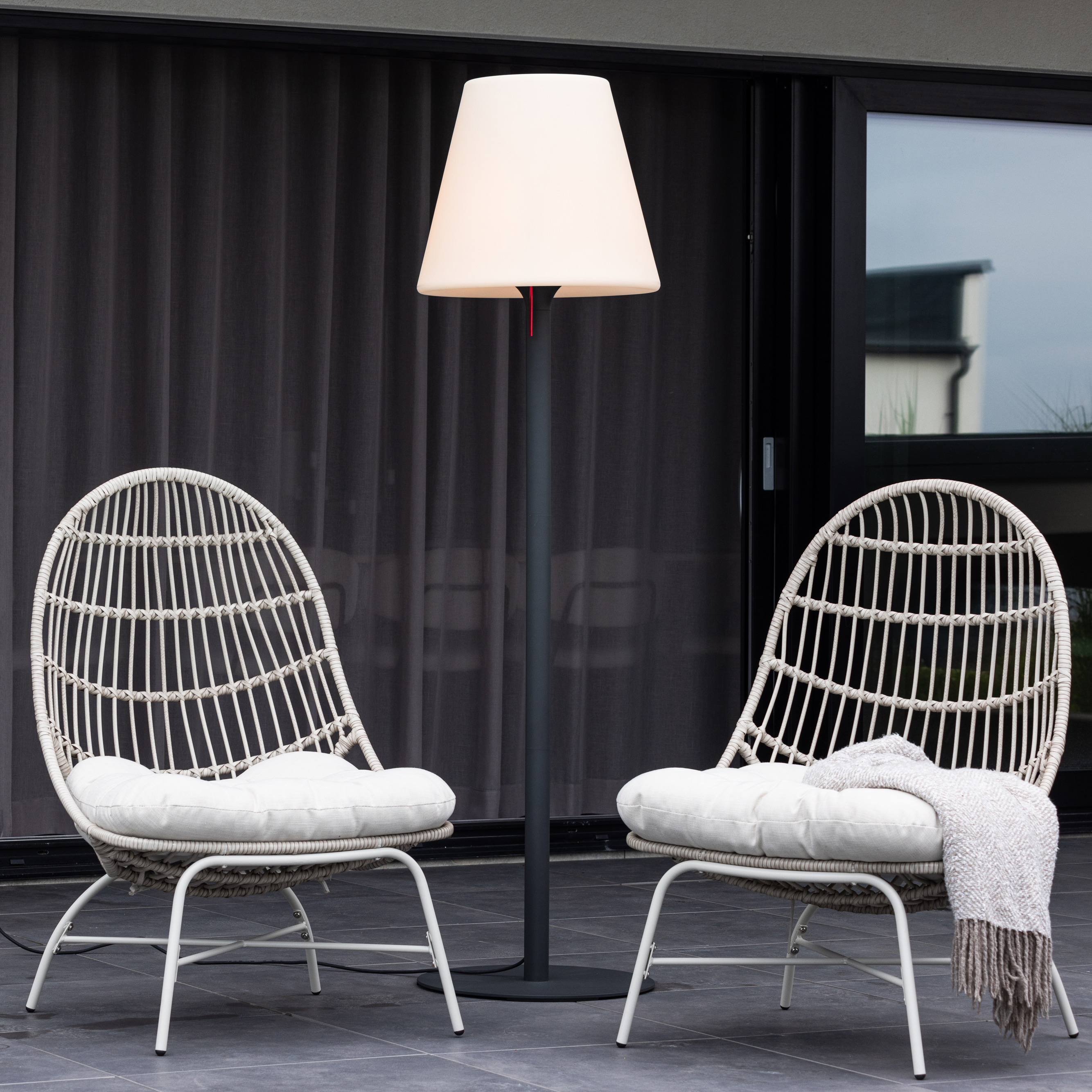 Golvlampa Venture Home Moris