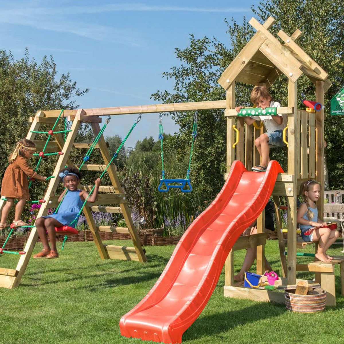 Lektorn Jungle Gym Totem Inkl Klättermodul & Röd Rutschkana