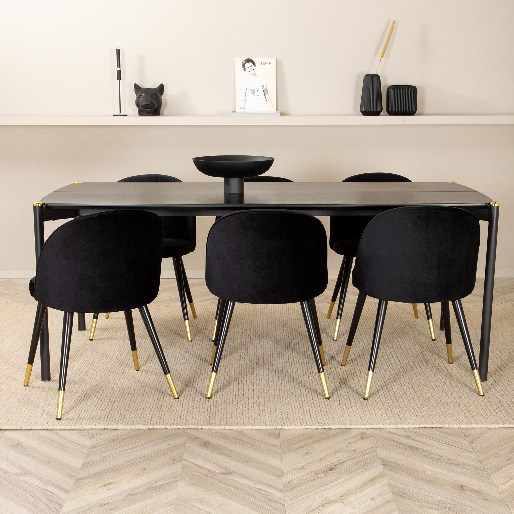 Matgrupp Venture Home Paris med 6 Valentina Stolar Sammet