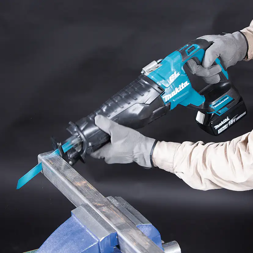 Tigersåg Makita LXT DJR187RTE 18V med Batteri