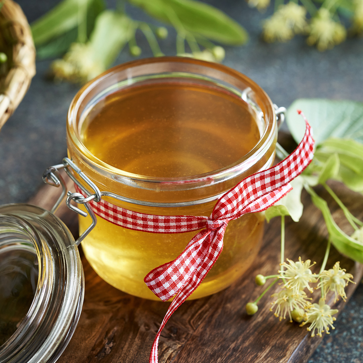 Högstamsträd Omnia Garden Skogslind Alléträd med Gröna Löv & Gulvit Blomning, 300-400 cm
