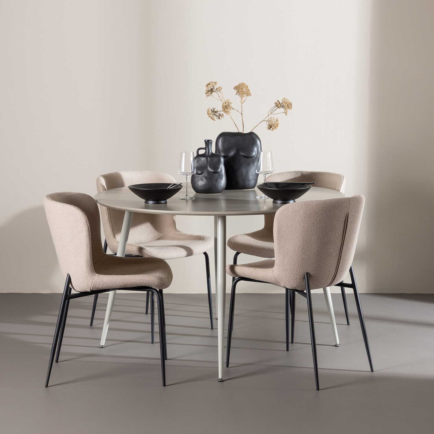 Matgrupp Venture Home Plaza Ø120 med 4 st Modesto Stolar