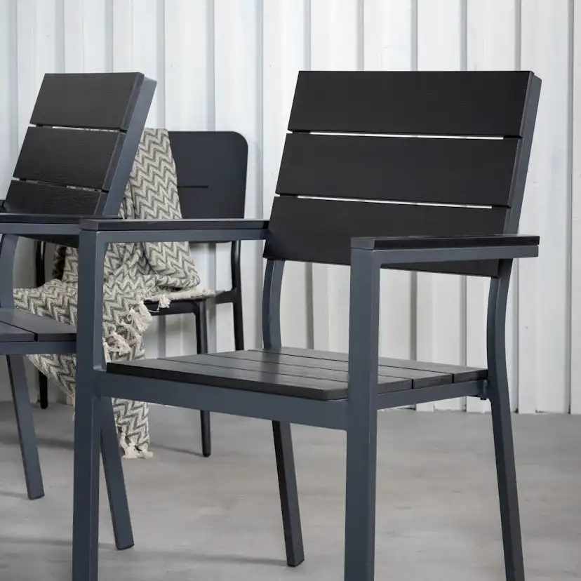 Matgrupp Venture Home Zurc med 6 Lede Stapelbara Matstolar