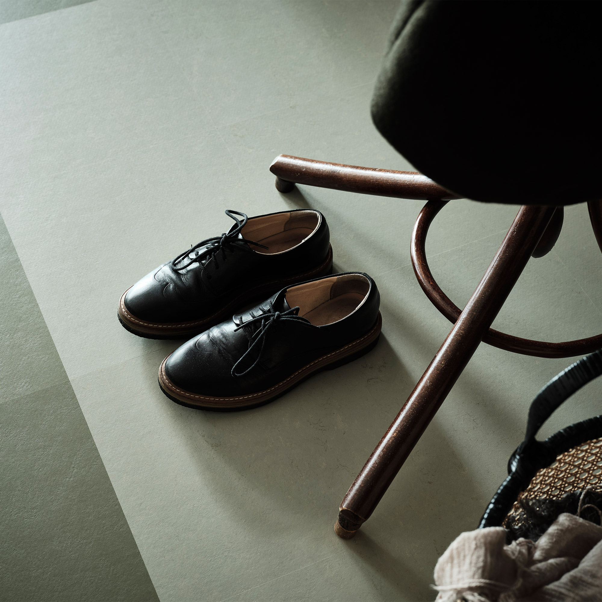 Linoleumgolv Forbo Marmoleum Click Orbit Grå 30x30cm med Klicksystem