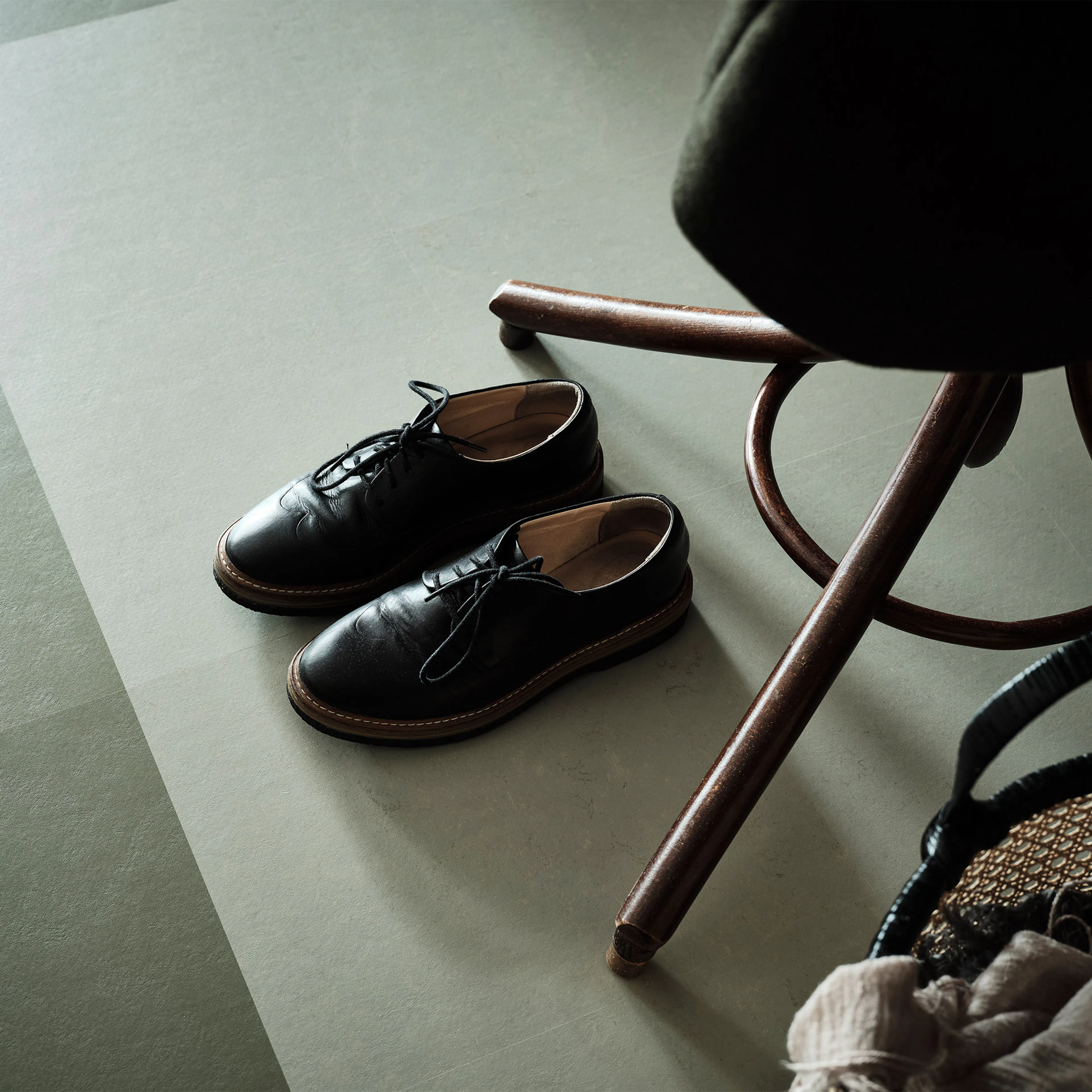 Linoleumgolv Forbo Marmoleum Click Orbit Grå 30x30cm med Klicksystem