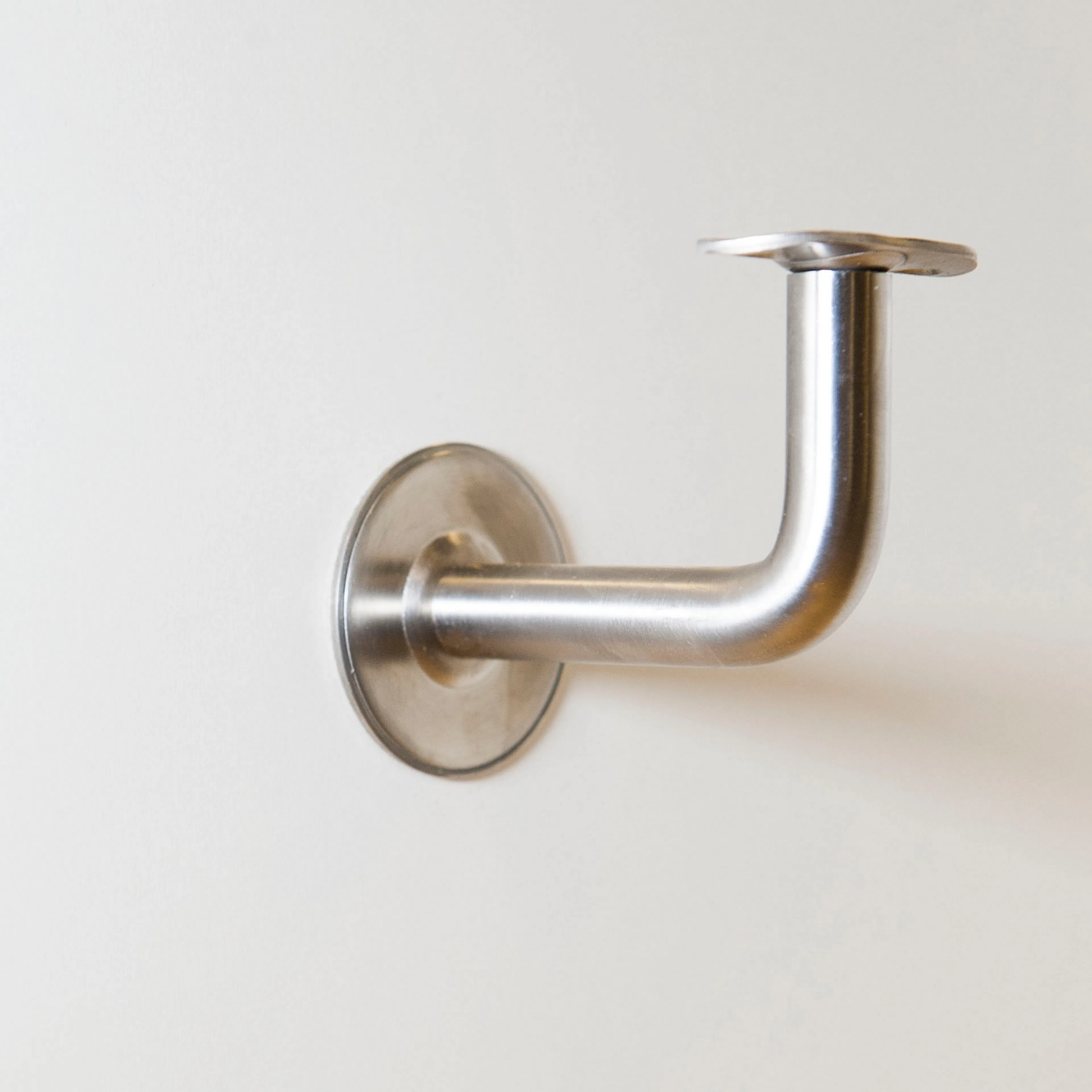 Väggfäste Herrljunga Ledstångsfabrik 860-RF för Inomhusbruk