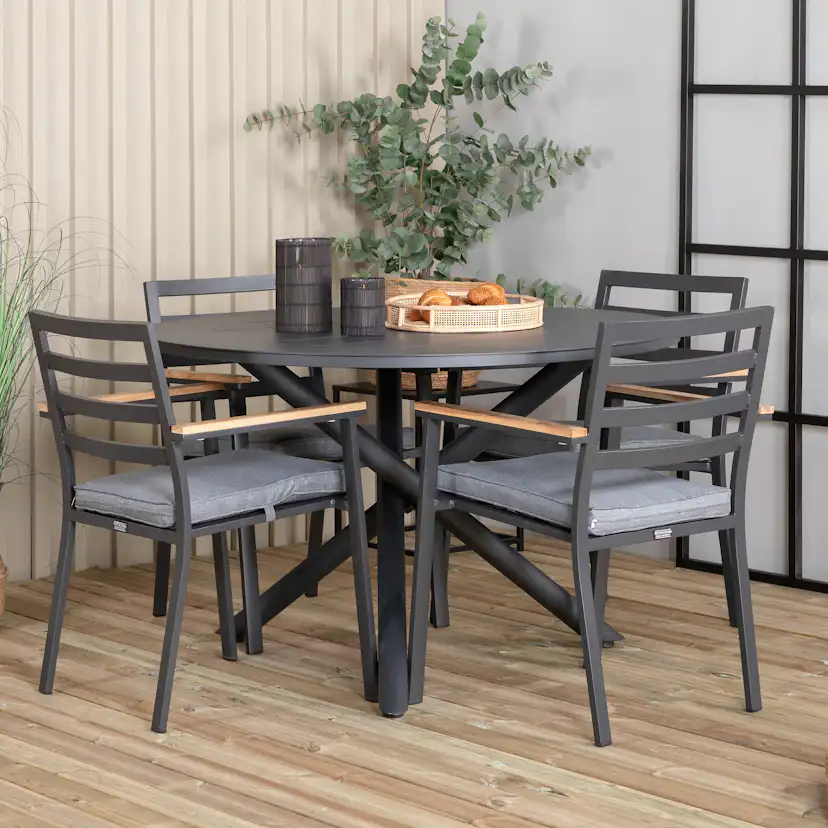 Alma Dining Table - Black Alu - ø120cm+Brasilia Karmstol (st Svart