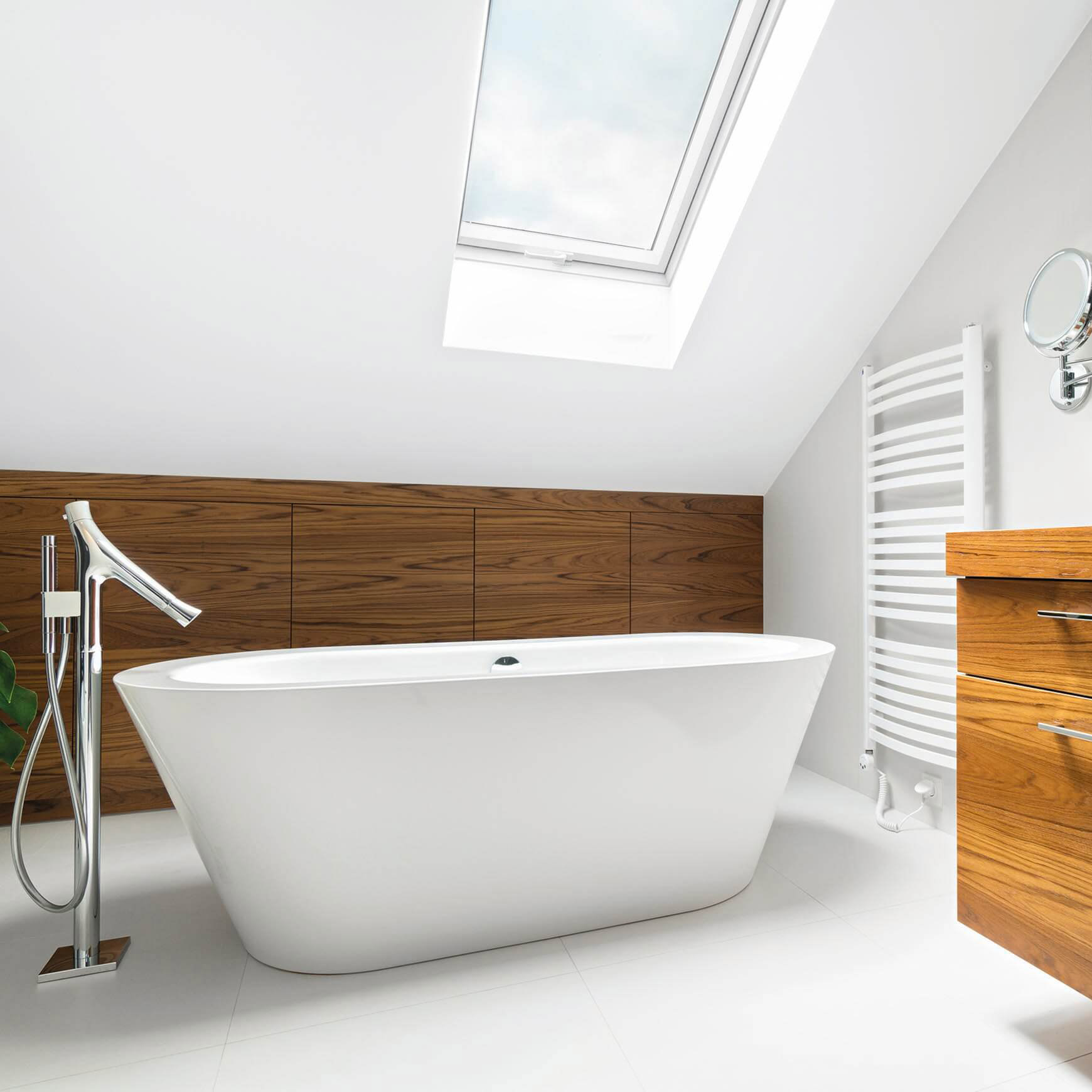 Takfönster Fakro PVC Pivåhängt 2-Glas Lagerfört