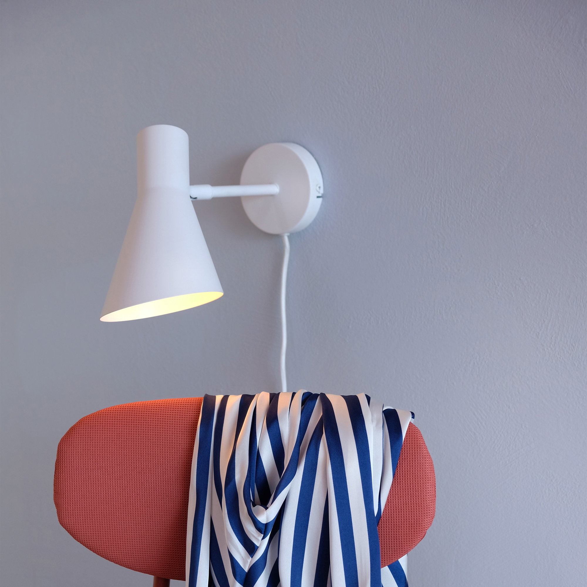 Vägglampa Dyberg Larsen DL12 Vit