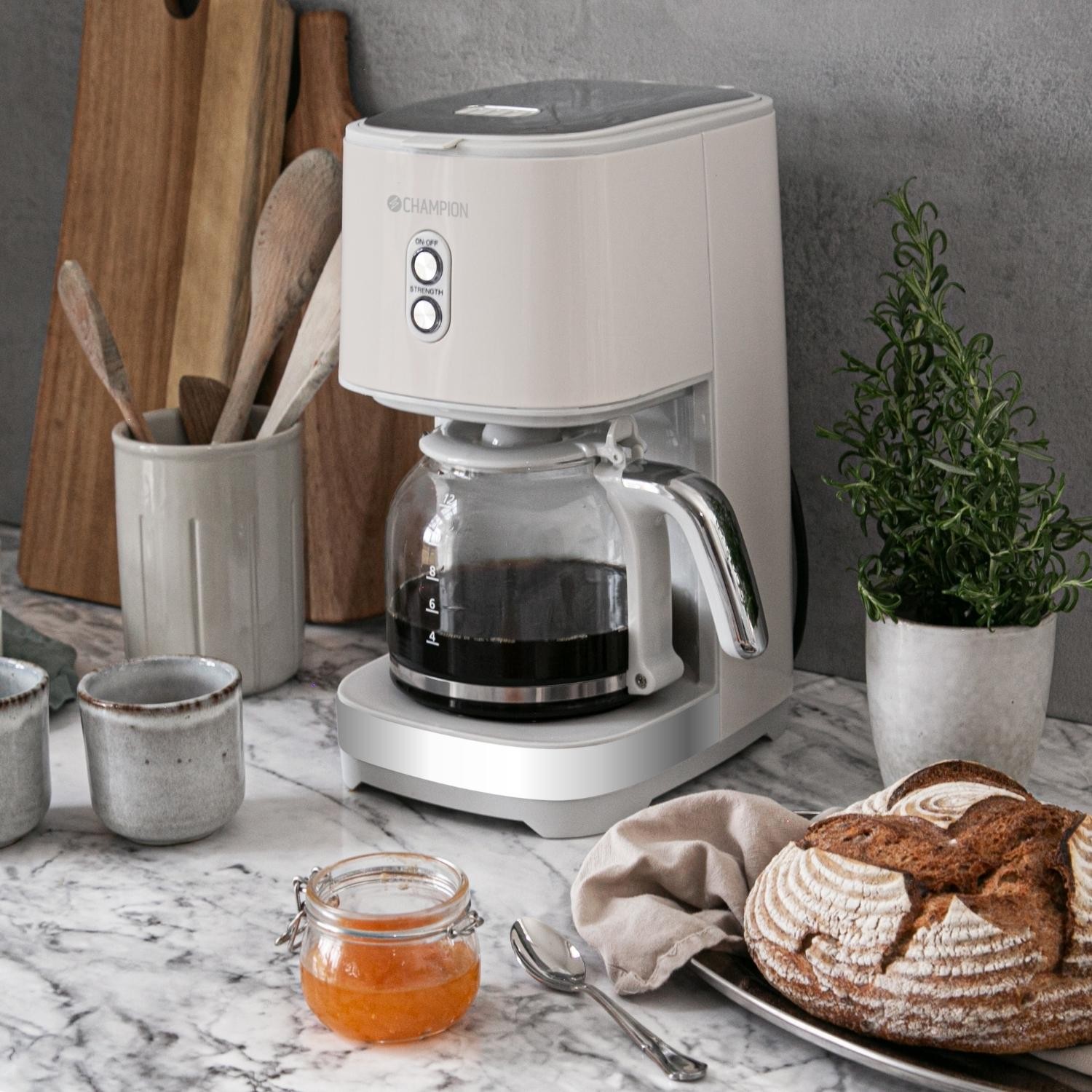 Kaffebryggare Champion 12-koppar/1,5L KB610 Creme White Series