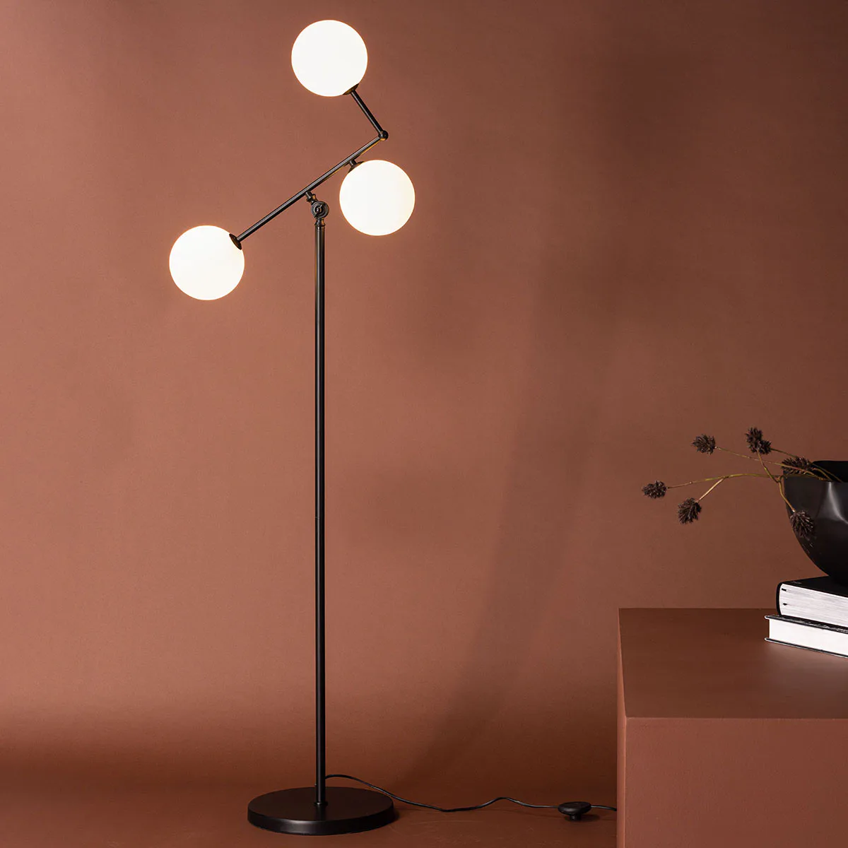 Golvlampa Venture Home Marsan