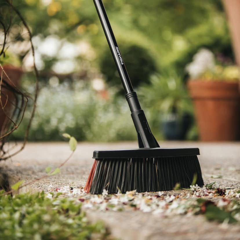 Gårdskvast Fiskars Medium