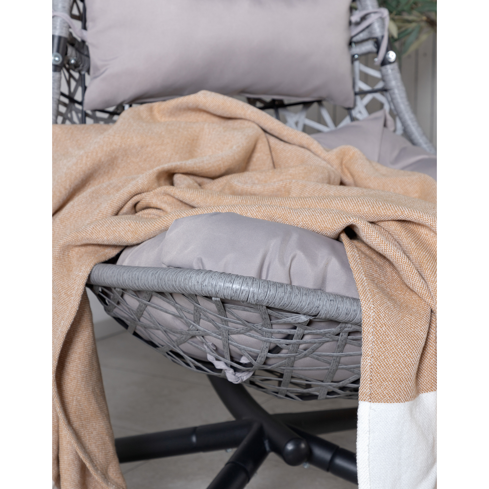Edinburgh Hanging chair - Black frame/grey wicker/grey cushi Grå