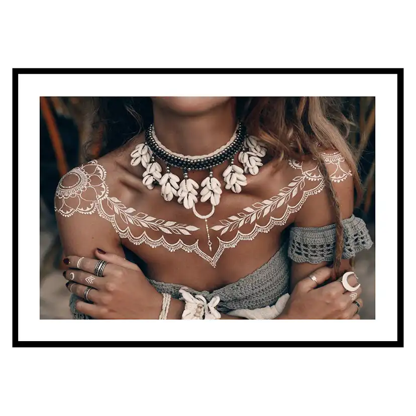 Poster Gallerix Necklace And Ornament