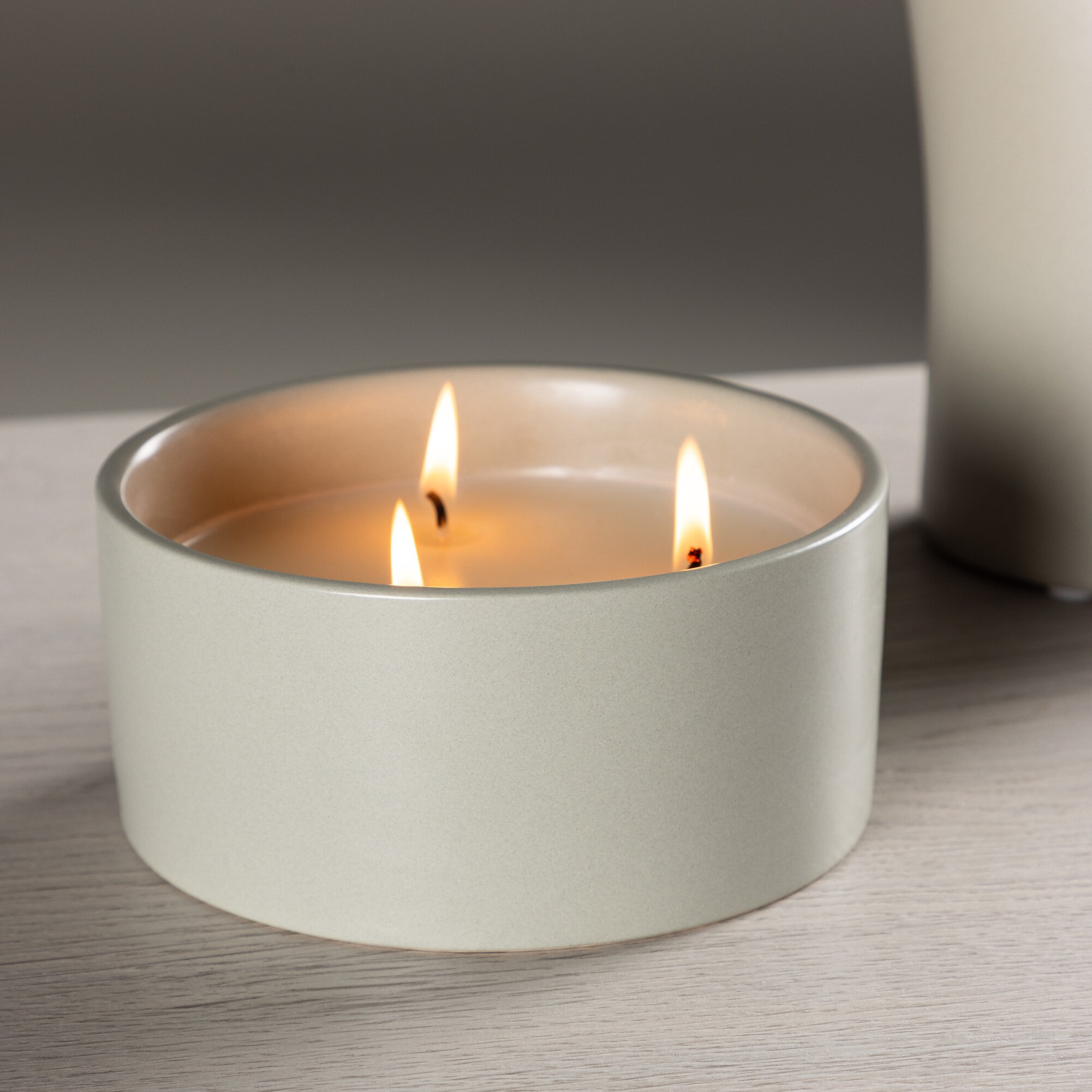 Douglas Scented candles -  Light grey -  D13*H6cm Ljusgrå