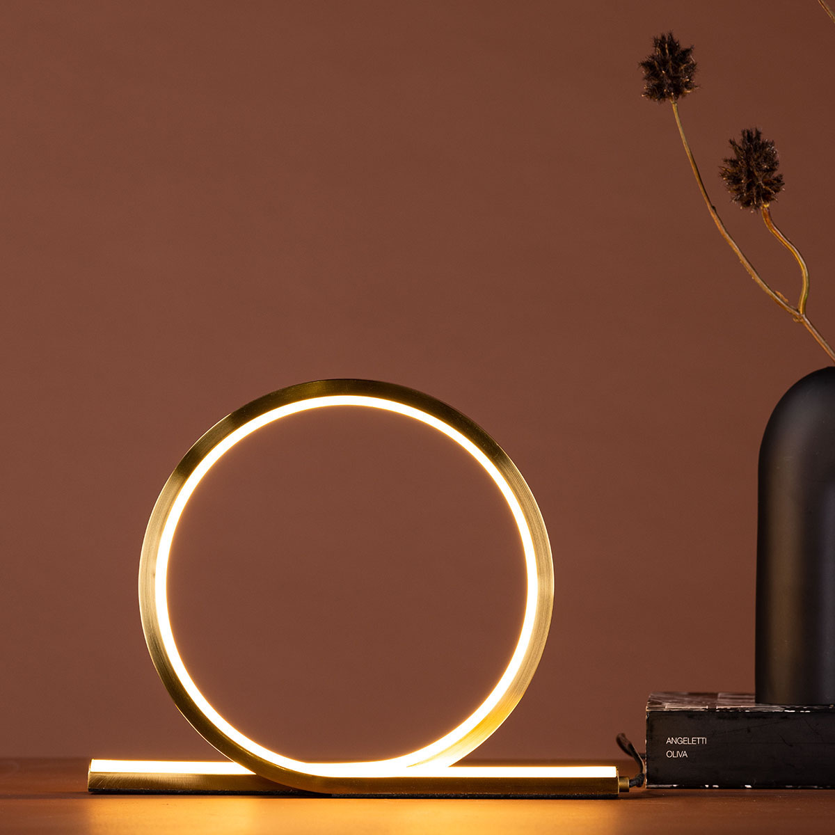 Bordslampa Venture Home Saunier