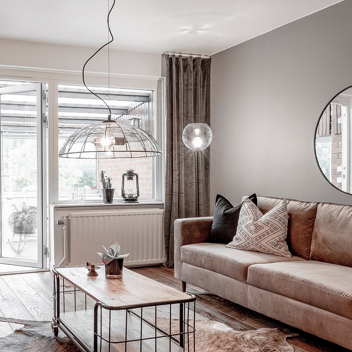 Golvlampa Globen Lighting Bowl