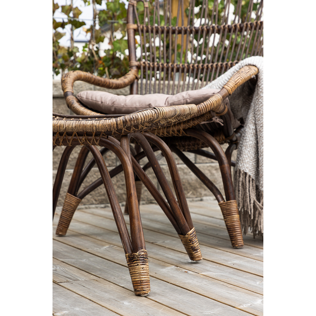 Ella Loungechair Rattan - Dark walnut / Beige - Ersätter 610 Färg: Dark Walnut