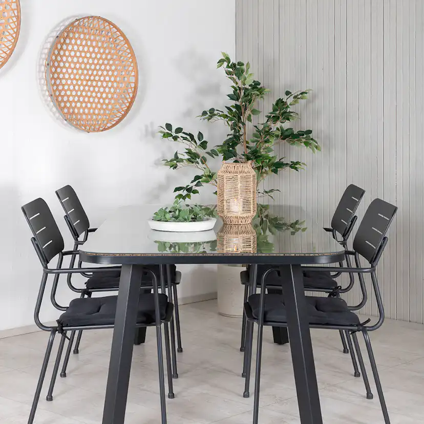 Matgrupp Venture Home Olle med 4 Nime Matstolar