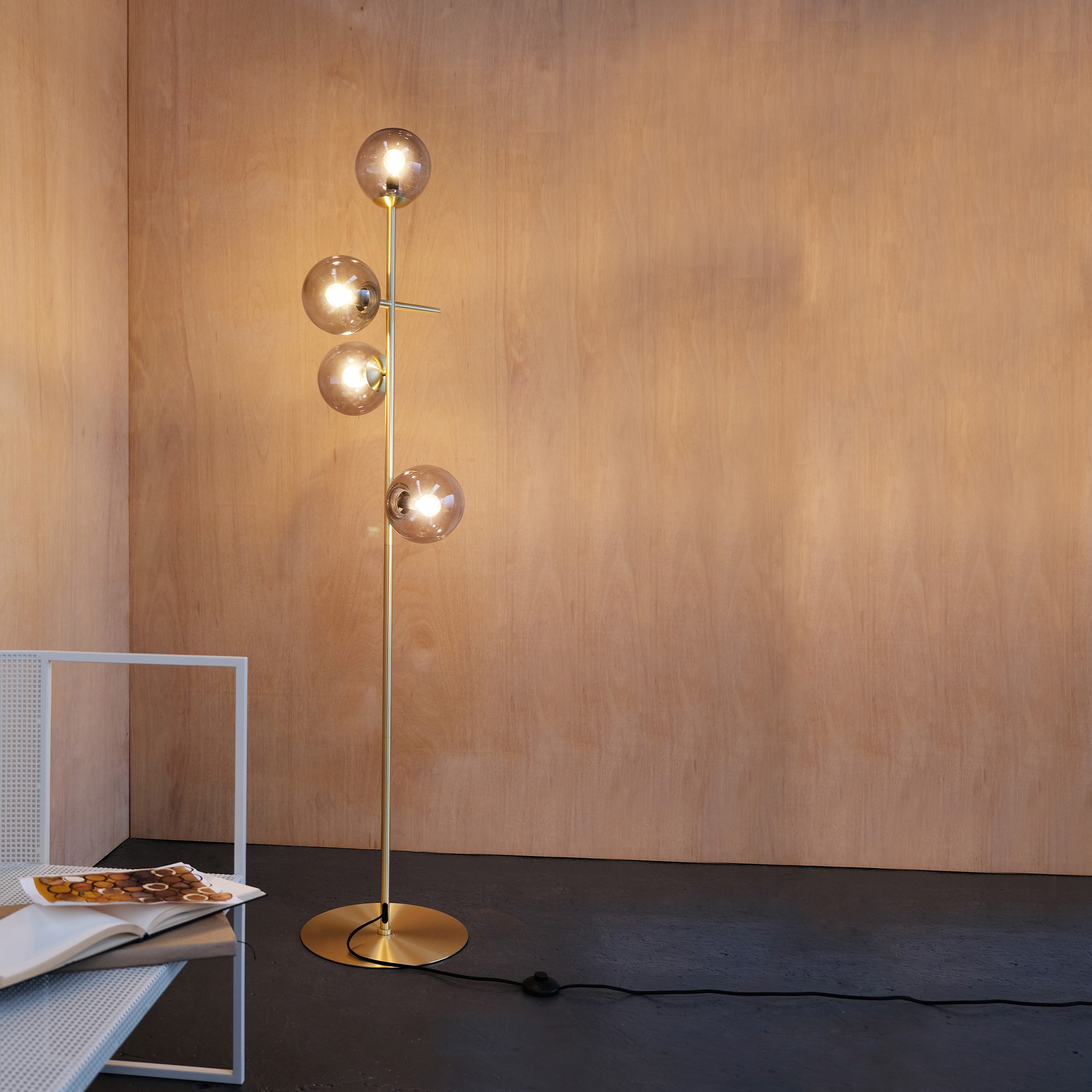 Golvlampa Dyberg Larsen Como